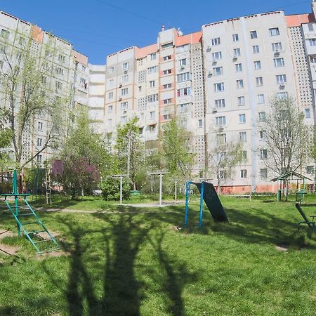 Clean And Comfortable Apartments On Karl Marx Street Tiraspol Exterior photo